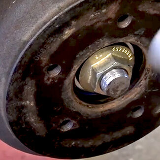 Montera Flänsmutter