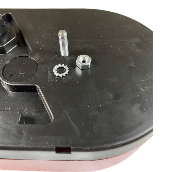 VALERYD Baklampa Jokon Vänster L283xB135xH60 med triangelreflex. Bajonettanslutning