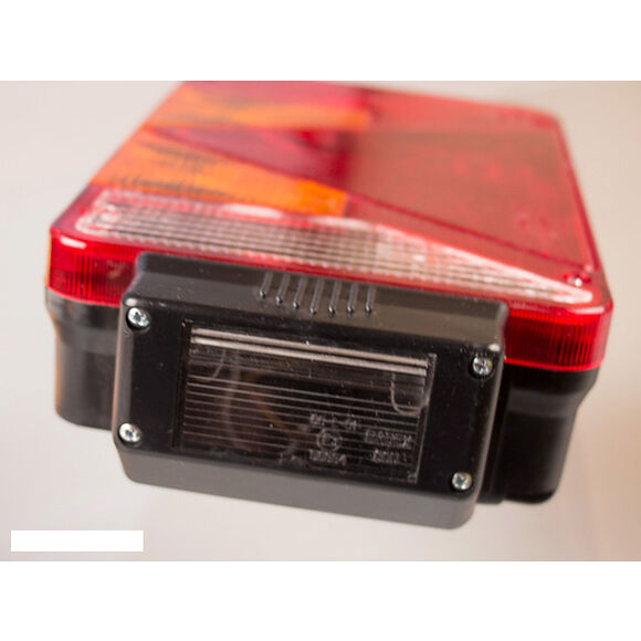 VALERYD Baklampa Radex Hö 220/250x140x60 med skyltbelysning och backljus. Bajonettanslut