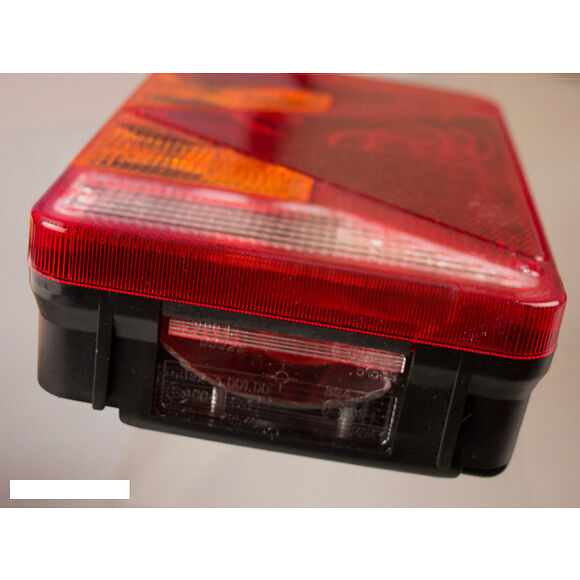 VALERYD Baklampa Radex Hö 220x140x60 med skyltbelysning och backljus. Bajonettanslutning