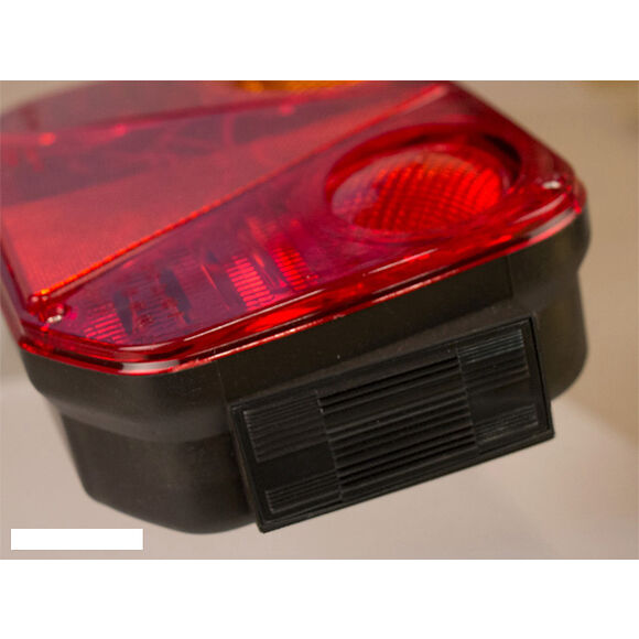 VALERYD Baklampa Radex Vä 250x145x55 med dimljus. Bajonettanslutning