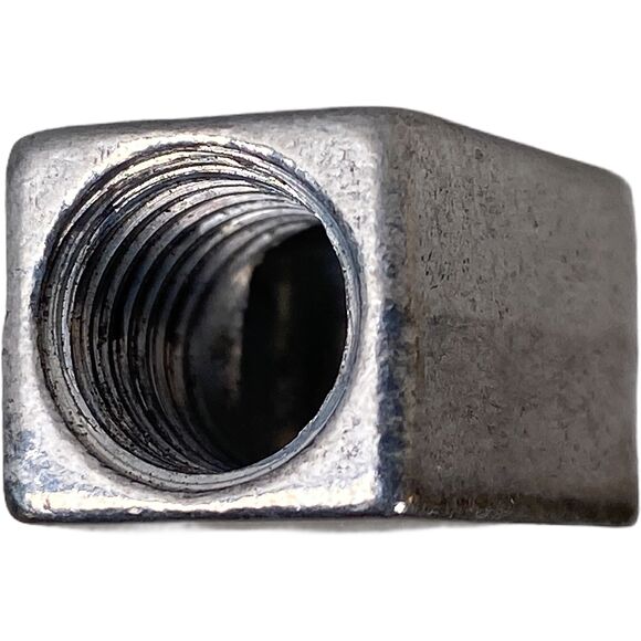 VALERYD Fästögla för gasfjäder L=16 M10